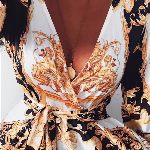 Long flowing Boho-styled wrap-dress - Picture 5 of 6